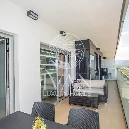 Casa Robert Ivan Luxury Homes 6ªplta Norte 1ªlinea